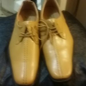 Mens size 10 1/2 dress shoes